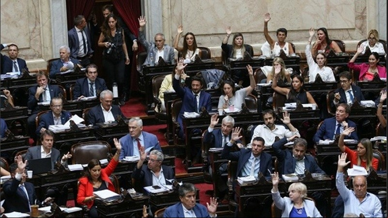 El momento en que se levantó la sesión en la Cámara de Diputados de la Nación.