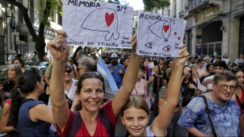 Los carteles bajo la consigna 