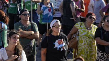 Diferentes generaciones salieron otro año a la calle a decir "nunca más"