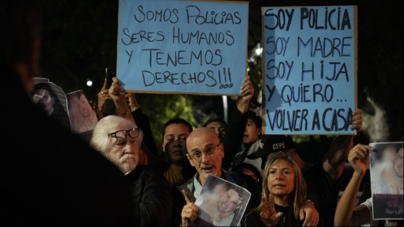 Familiares del policía condenado entregaron una carta al ministro Pablo Cococcioni.