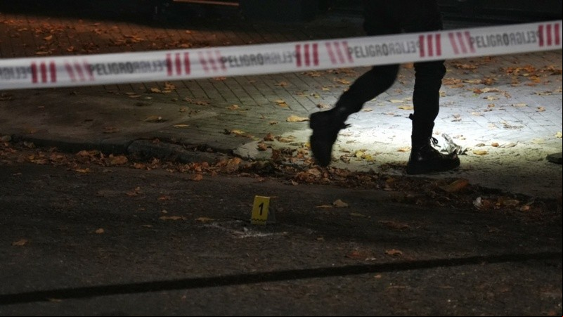 La PDI levantaba rastros por la noche en el lugar.