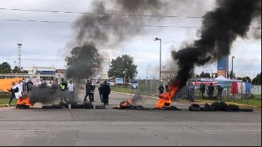 Trabajadores cortaron el  a la planta.