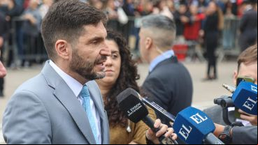 "Gobernamos no solo para los empleados públicos, sino que para los casi 4 millones de santafesinos".