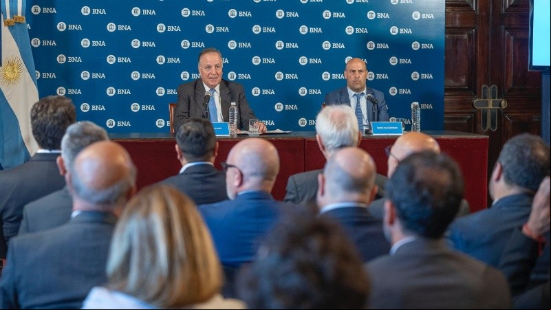 El presidente del Banco de la Nación Argentina, Daniel Tillard, y el vicepresidente de la entidad, Darío Wasserman, presentaron la nueva línea.