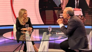 La economista rosarina estuvo en el piso de De 12 a 14.