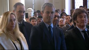 Karina Milei, Martín Menem y Javier Milei en un acto en la Casa Rosada en homenaje al expresidente Carlos Menem.