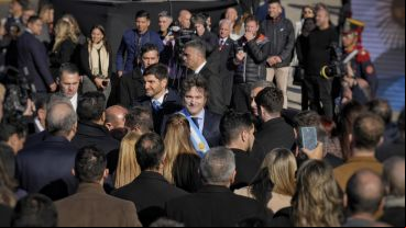 Milei llegó con todo su gabinete al acto por el Día de la Bandera.