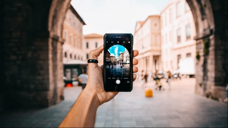 Diversas escuelas de fotografía enseñan a sacarle provecho a las distintas herramientas con las que cuentan las cámaras de los smartphones.