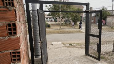 El cierre de pasajes en Banana se replica en Moreno: ya son 30 en cada lugar.