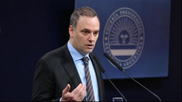 Fue en el comienzo de la conferencia cuando Adorni destacó los logros principales de la gestión en estos meses de Gobierno e hizo mención al Plan Bandera, aplicado por el Ministerio de Seguridad en Rosario.
