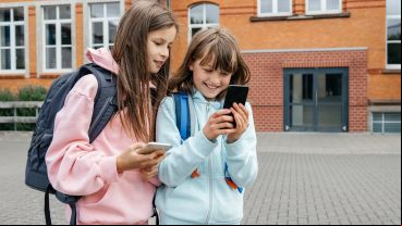 Suecia recomendó limitar el uso de pantallas para niños y adolescentes.