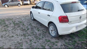 El auto robado en Zavalla, con el cual se daban a la fuga, fue secuestrado junto a una moto Honda.