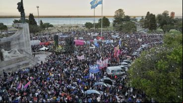 La marcha llegó al Monumento al atardecer.