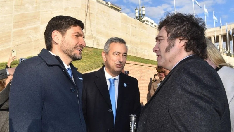 Pullaro, al igual que otros gobernadores, pide que Milei vuelva enviar fondos para la Caja de Jubilaciones de la provincia.