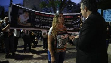 Familiares de Nocelli reclamando al ministro Cococcioni por el indulto.