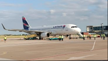 El Airbus A320 de Latam que restableció la conexión Rosario-Lima.