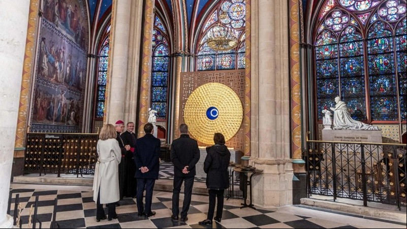 El presidente Macron pasó por la renovada catedral la última semana.