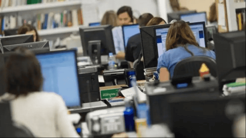 En el gobierno de Milei, los trabajadores privados y públicos perdieron ingresos.