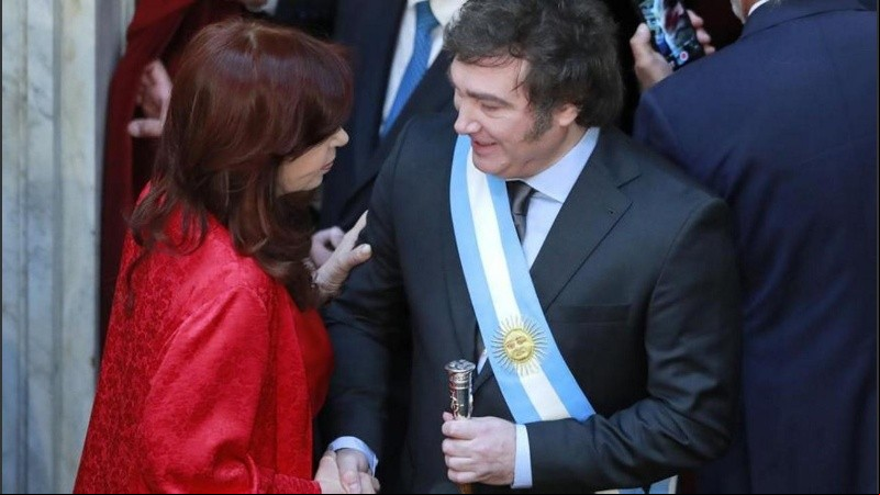 Kueider se declaró “inocente” ante la prensa y descartó tener algún tipo de negocio en camino. “No tengo que justificar nada, no era mío el dinero.