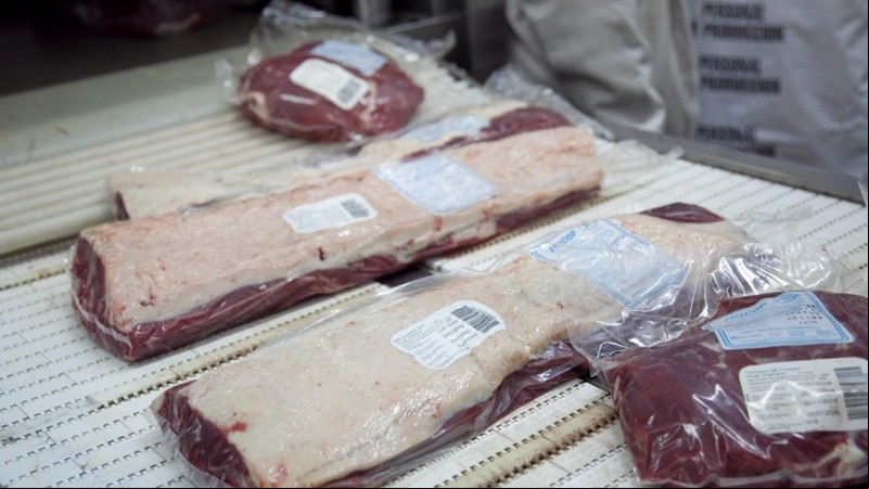 Un anuncio del gobierno Chino sobre sus importaciones de carne pone en alerta a los productores argentinos.