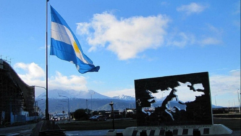 Dejar que el desinterés gane terreno es ceder en silencio al reclamo sobre la soberanía argentina en las Islas Malvina.