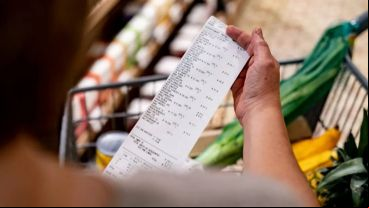 Los grandes comercios serán los primeros en incluir en sus tickets los impuestos que pagan los consumidores.