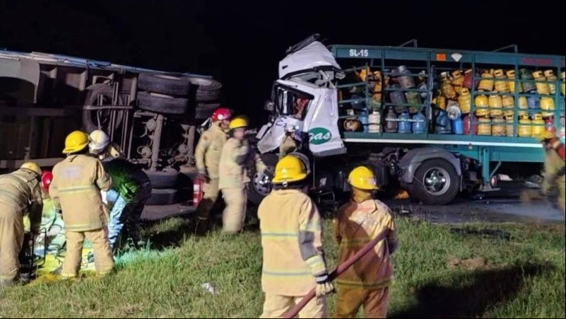 El siniestro vial se produjo en el kilómetro 106 de la autopista, en la mano que va de Santa Fe a Rosario.
