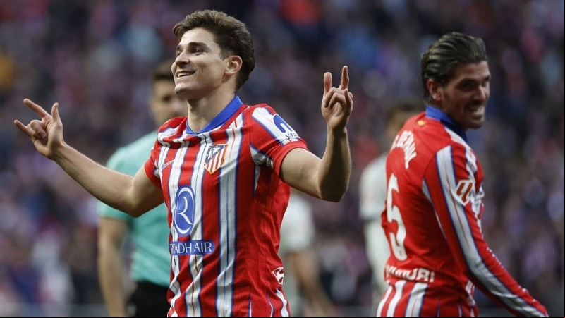 Celebra la Araña, ríe De Paul. Los jugadores del Cholo siguen de racha.