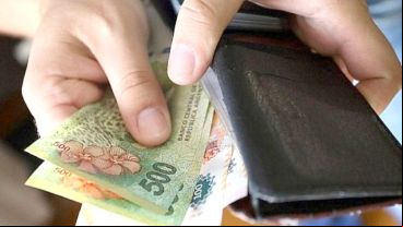Según el Indec, los salarios subieron 159,1% en noviembre, respecto de igual mes del año anterior.