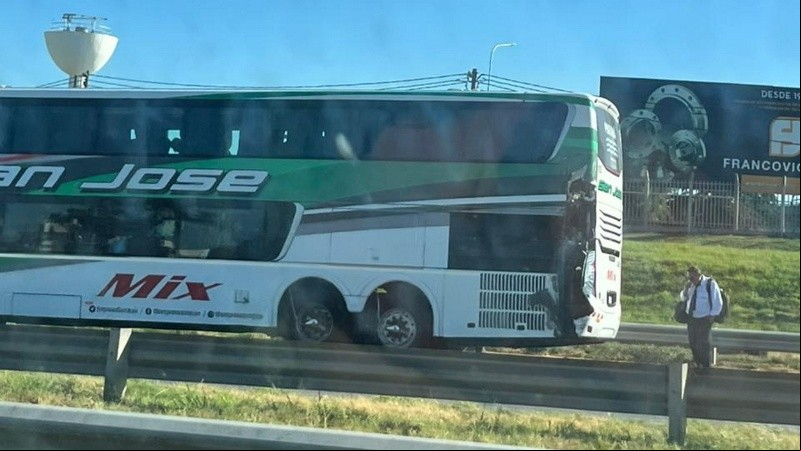 El micro tomó fuego sobre Circunvalación.