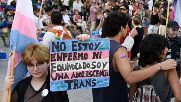 La movilización en Rosario inició en la plaza San Martín y se extendió hasta el Monumento a la Bandera.