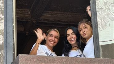 Lali Espósito y María Becerra, entre los famosos presentes en la Marcha Federal LGBT Antifascista y Antirracista.