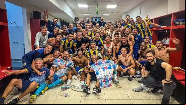 Los integrantes del plantel canalla haciendo gala de la supremacía en clásicos.