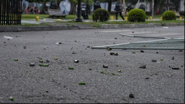 Gases y balas de goma a la salida de un grupo de simpatizantes rojinegros.