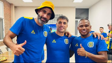 Quintana junto a Malcorra y Campaz en el vestuario del Coloso.