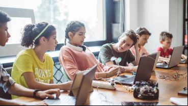 La convivencia entre educación e Inteligencia Artificial plantea serios desafíos al docente.