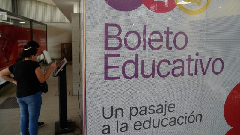 Rosario recibe el mayor volumen con 142.495 solicitudes,  el 55,54 %.
