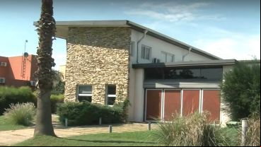 La vivienda está erigida en un barrio privado y fue decomisada a un jefe narco.