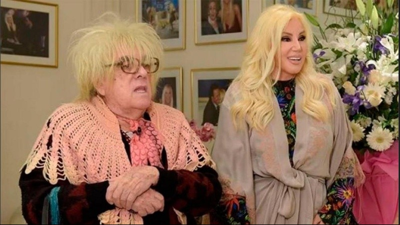 Para el aniversario número 30 del programa de Susana Giménez, en 2017, Gasalla y Susana protagonizaron un emotivo momento cuando él se sacó por primera vez, en 16 años, la peluca del personaje La Abuela.