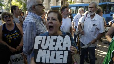La movilización rosarina por los jubilados se desarrolló en plaza San Martín con importante participación de organizaciones.