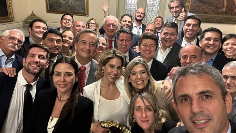 El bloque oficialista celebró tras la votación en Diputados.