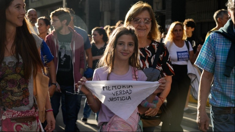 Una multitud participó de la marcha por el Día de la Memoria por la verdad y la justicia.