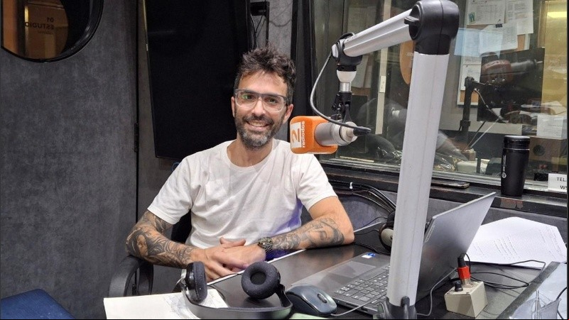 “El cerebro está diseñado apara apoyar el foco en las cosas que están mal. Es algo que nos permite sobrevivir y adaptarnos pero, a la vez, es una trampa., dijo Lucas Raspall en la entrevista con Radio2.