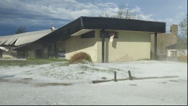 También el club de rugby de Roldán quedó destrozado.