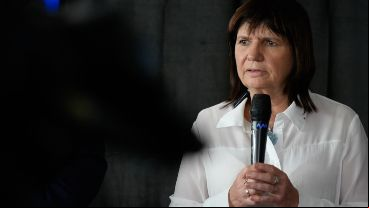 La ministra de Seguridad vista Rosario en medio de la campaña por la elección a constituyentes.