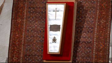 Alrededor de 250 mil personas despidieron al papa Francisco en la basílica de San Pedro.