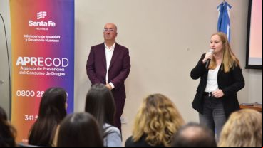 La ministra Tejeda y el secretario de Aprecod en la presentación del Observatorio.