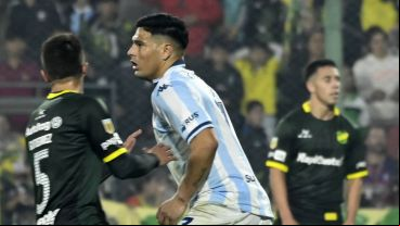 Salas marcó el empate y luego Racing se lo dio vuelta a Defensa y Justicia, rival directo de la Lepra.