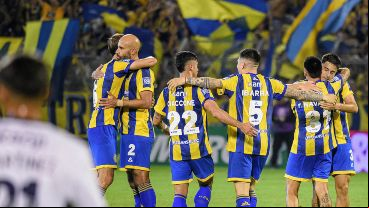 El Canalla celebra ante su público, tras ganar todo lo que jugó en casa.