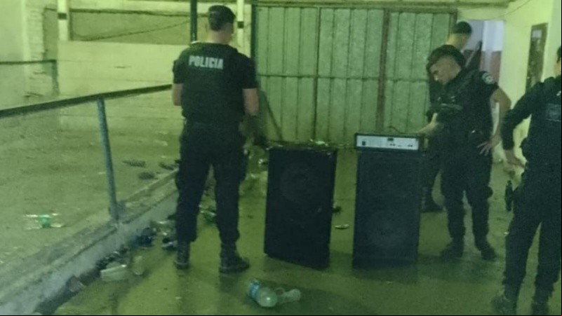 Parte de lo secuestrado por la Policía en la fiesta clandestina.